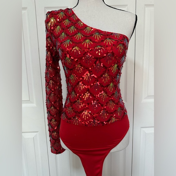 Red Sequin One Shoulder Bodysuit Top Size S NWOT - Picture 2 of 5